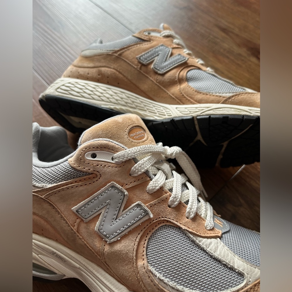 New Balance 2002r